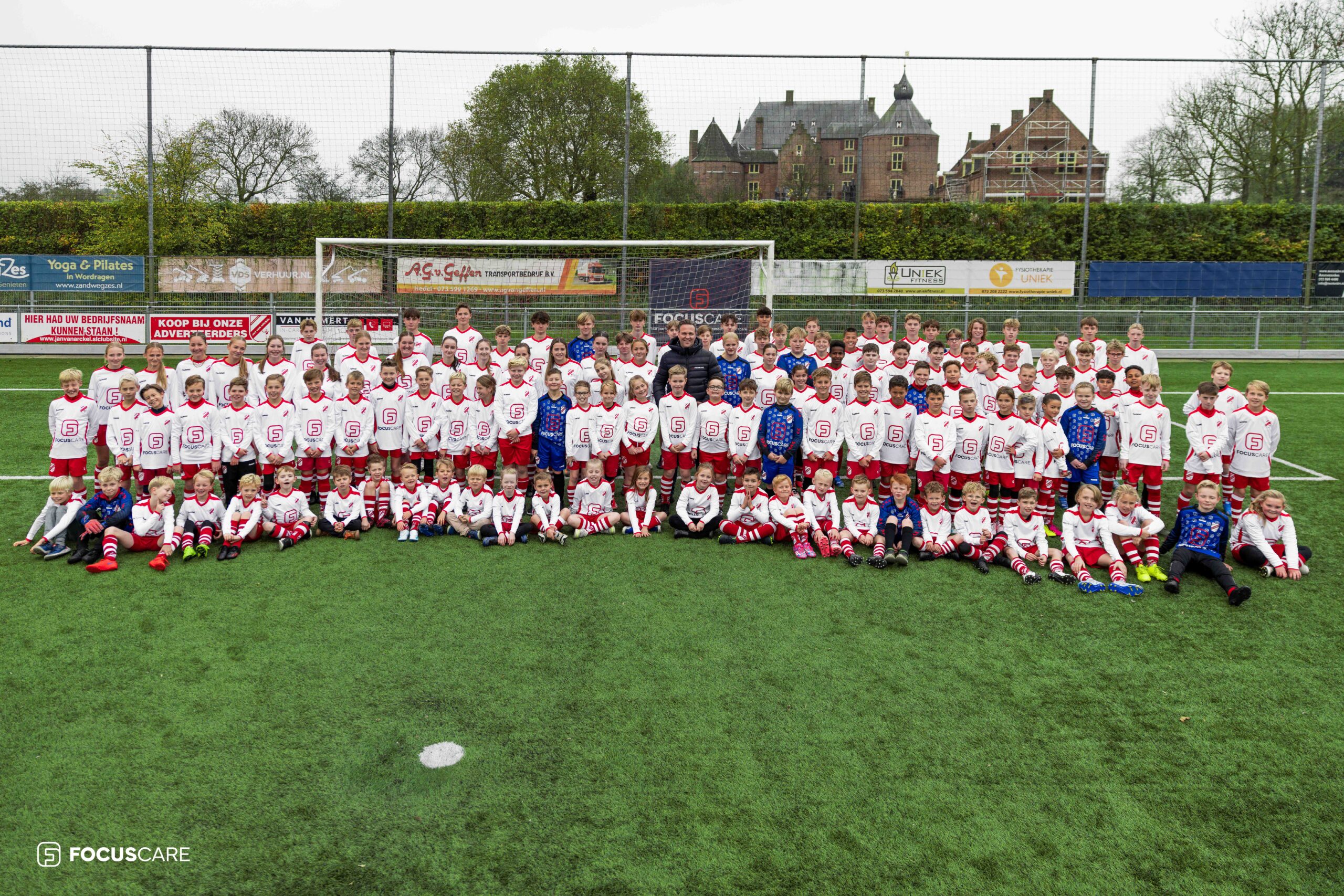 Focus Care trotse nieuwe jeugdsponsor van vv Jan van Arckel